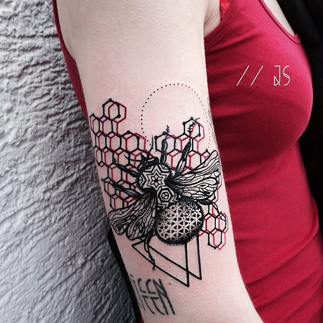 Honeycomb Tattoo Meaning: Unveiling the Symbolism Behind this Intriguing Design