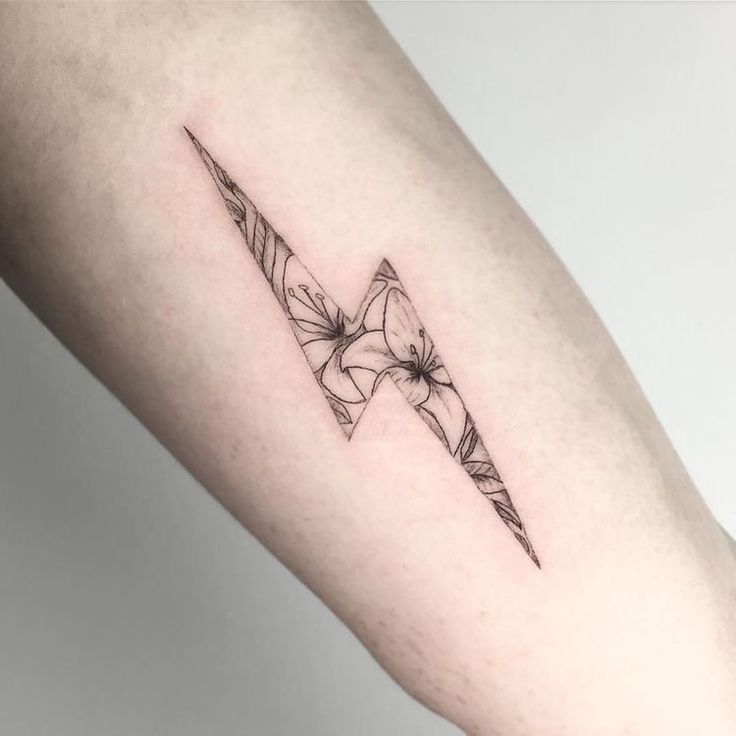 The Meaning of Double Lightning Bolt Tattoo A Powerful Symbol with Electrifying Significance