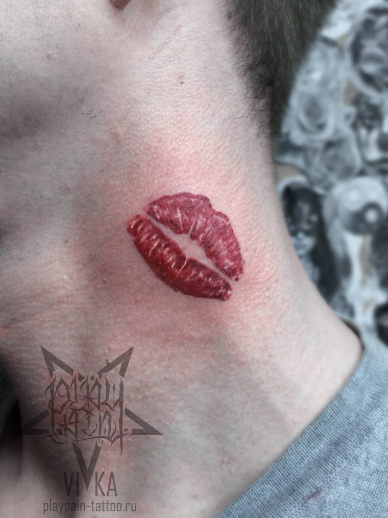 The Meaning of Lip Tattoos on the Neck: What is the Significance?