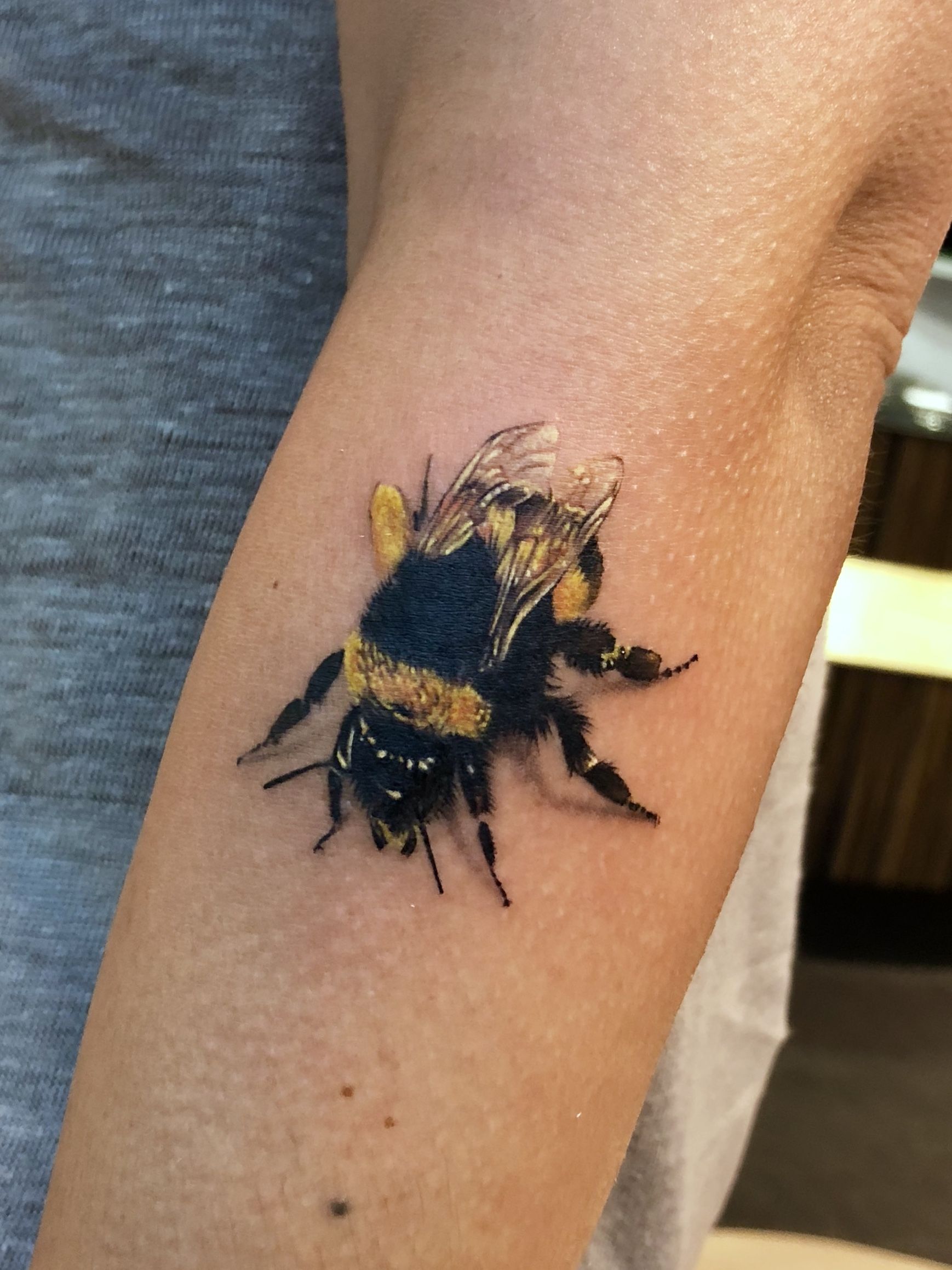 Bumble Bee Tattoo Meaning Exploring the Rich Meanings Infused into