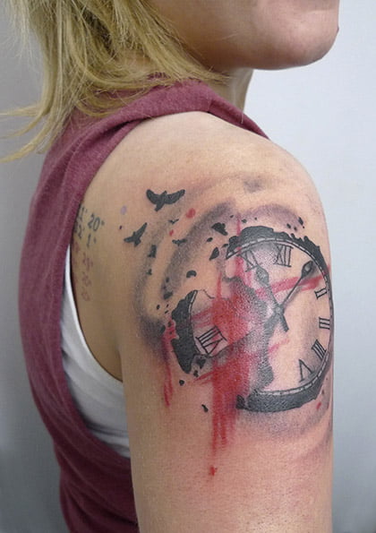 Clock Tattoo Meaning: The importance and fashion of tattoo designs featuring clocks.