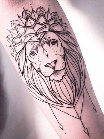 Lion Tattoo Meaning for Women: Understanding the Lion Tattoo Meaning for Women and Inspiring Designs
