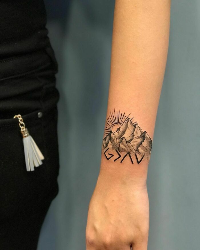 Meaning of Tattoo on Wrist: Delve into the Profound Meanings that Reside in Every Design.