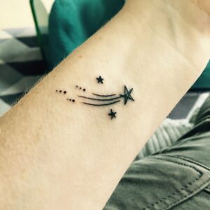star-tattoo-on-hand-meaning-650c66b0033e5.jpg