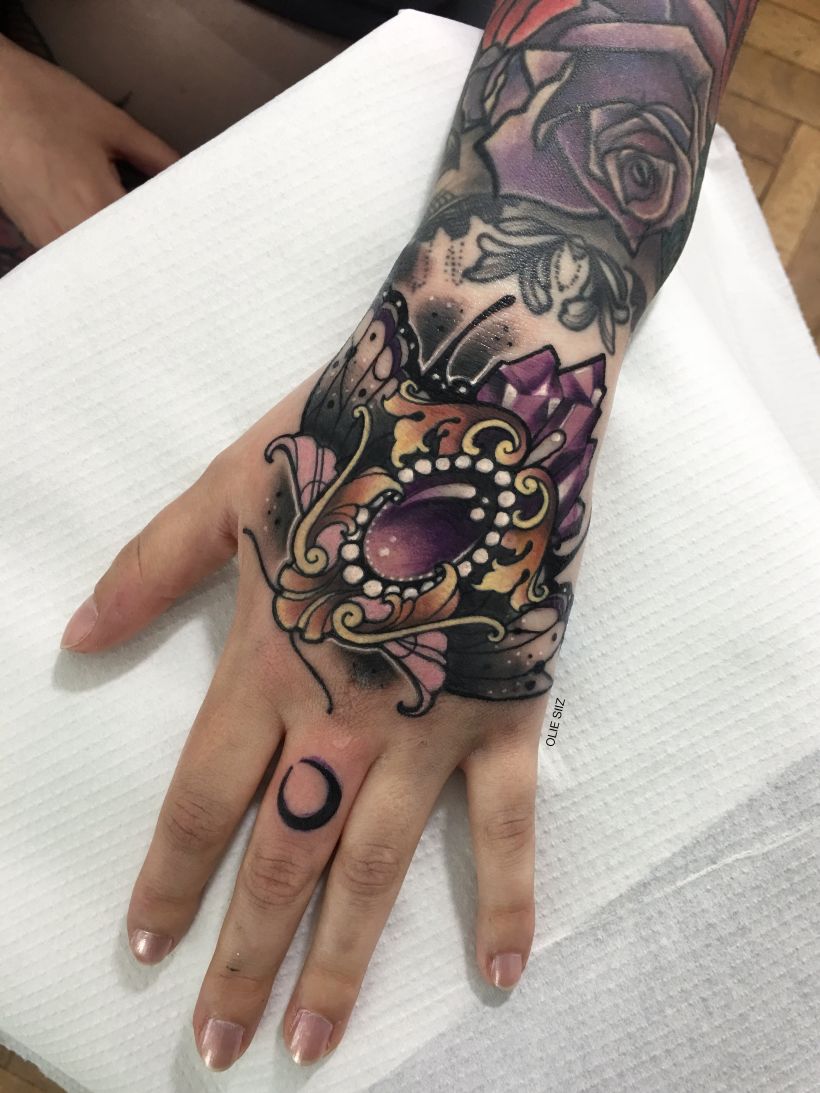 Hand Tattoos Meaning: Dive into the World of Hand Tattoo Aesthetics