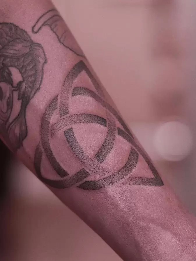 Tattoo Circle Meaning: The Mesmerizing Appeal of Tattoo Circles