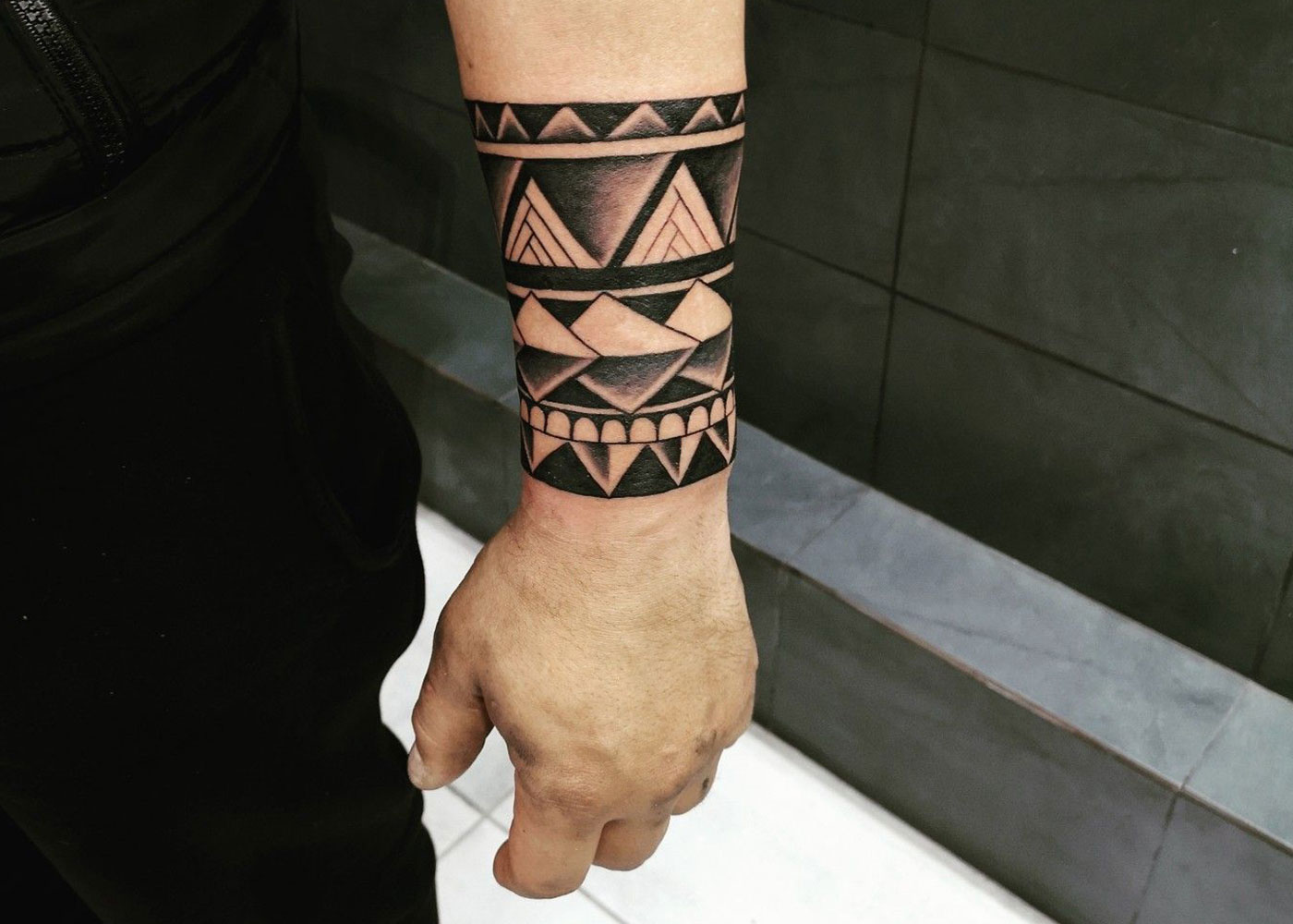 Top 20+ Wrist Tattoos for Men: A Showcase of Individuality in Men's Tattoo Artistry