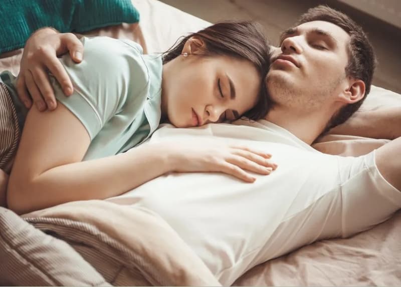Decoding the Spiritual Meaning of Dreaming About Sleeping with a Woman